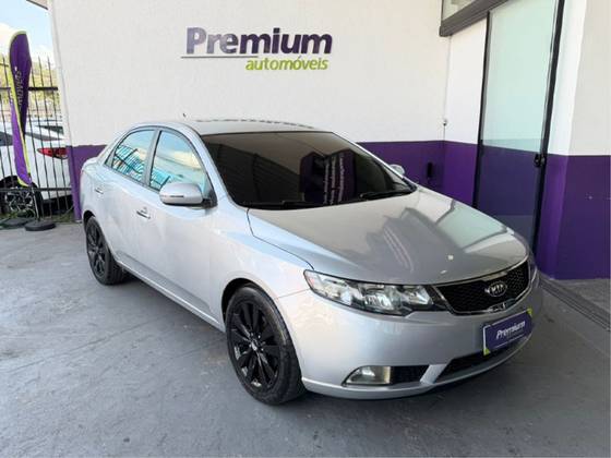 KIA CERATO 1.6 SX3 16V GASOLINA 4P AUTOMÁTICO KIA CERATO 1.6 SX3 16V GASOLINA 4P AUTOMÁTICO